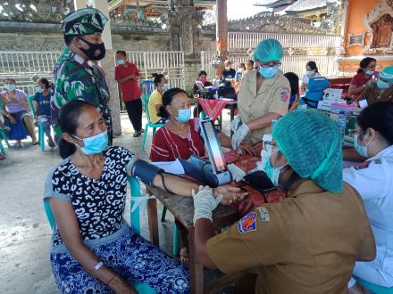 Kegiatan Vaksinasi Covid-19 bagi Warga Lansia Desa Padangbulia